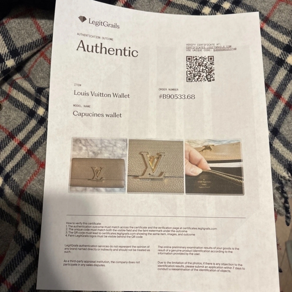 Certified Authentic Louis Vuitton Cream Leather Wallet with Gold LV Logo - Picture 10 of 11